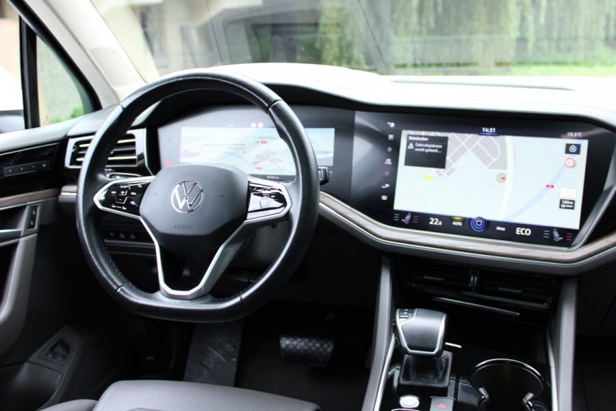 Volkswagen Touareg 3.0 TSi eHybrid ATMOSPHERE 4MOTION TREKHAAK/HEAD-UP/PANORAMADAK 1E EIG