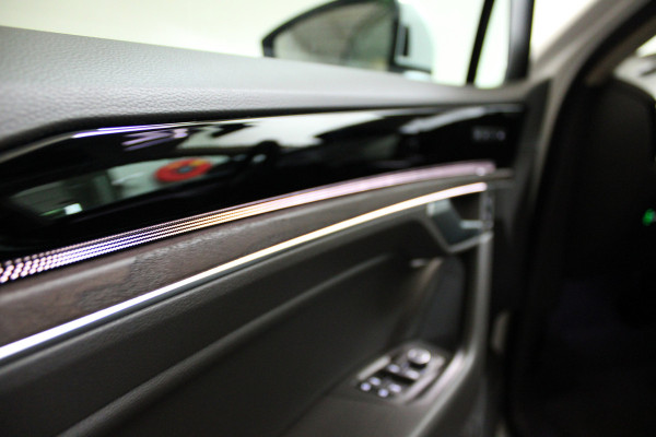 Volkswagen Touareg 3.0 TSi eHybrid ATMOSPHERE 4MOTION TREKHAAK/HEAD-UP/PANORAMADAK 1E EIG