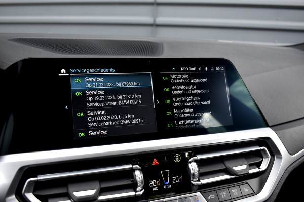 BMW 3 Serie 330e M Sport Individual | 19'' Wielen | Lederen Bekleding | CarPlay | Audio Media Pack | 1e Eigenaar |