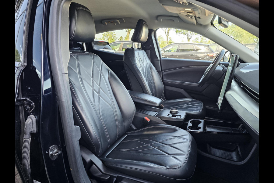 Ford Mustang Mach-E RWD 75 kWh Leder | Stoelverwarming | Adaptive cruise control | Dodehoekdetectie | Camera | Full led etc.