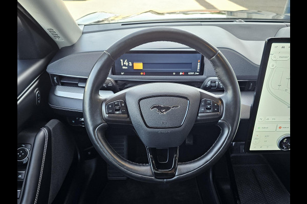 Ford Mustang Mach-E RWD 75 kWh Leder | Stoelverwarming | Adaptive cruise control | Dodehoekdetectie | Camera | Full led etc.