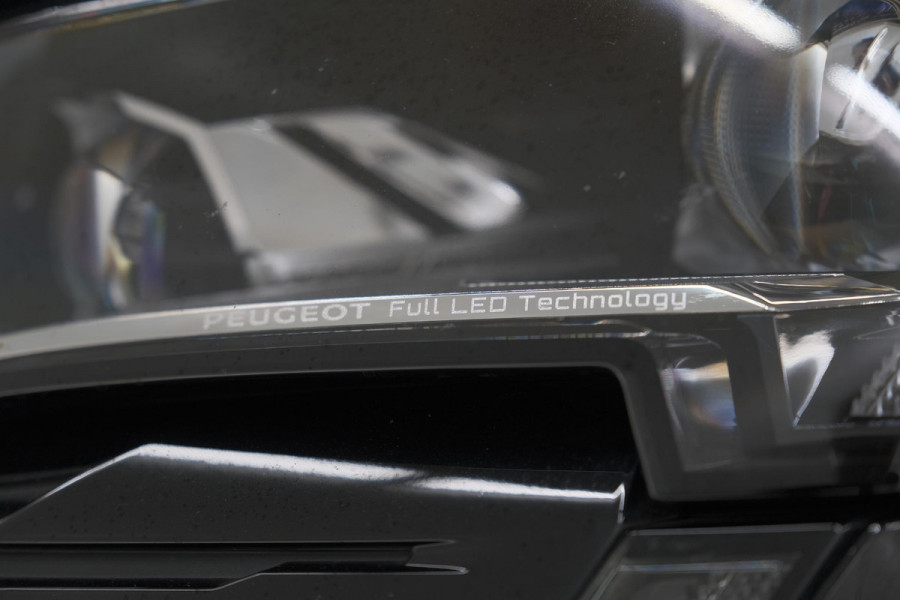 Peugeot 5008 1.6 PureTech 180 EAT8 GT Pack | COMPLEET! | Schuif-/Kanteldak | 360 Camera | Trekhaak | Focal Premium Audio