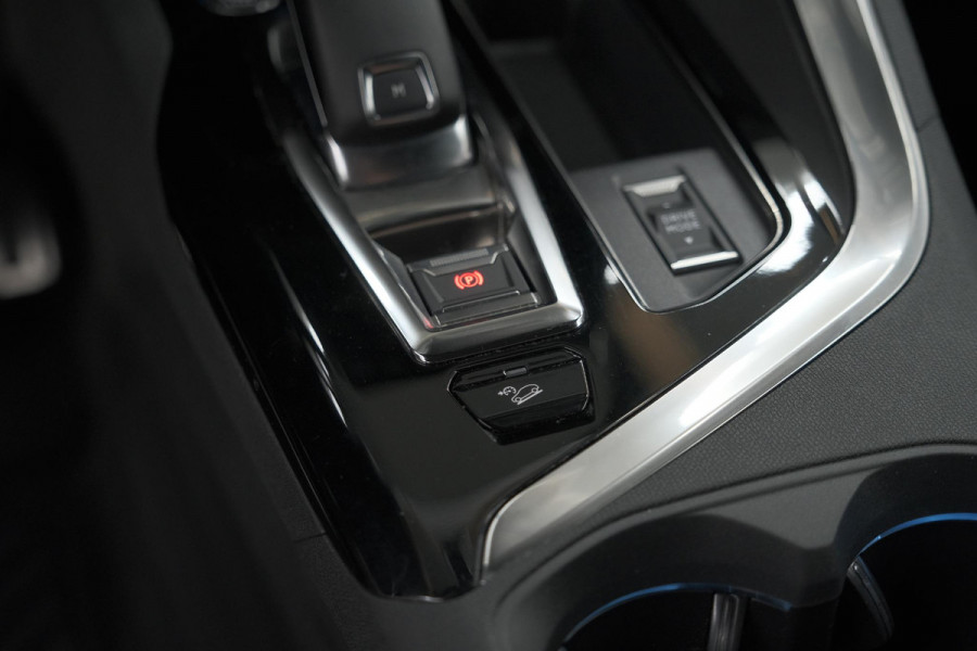Peugeot 5008 1.6 PureTech 180 EAT8 GT Pack | COMPLEET! | Schuif-/Kanteldak | 360 Camera | Trekhaak | Focal Premium Audio