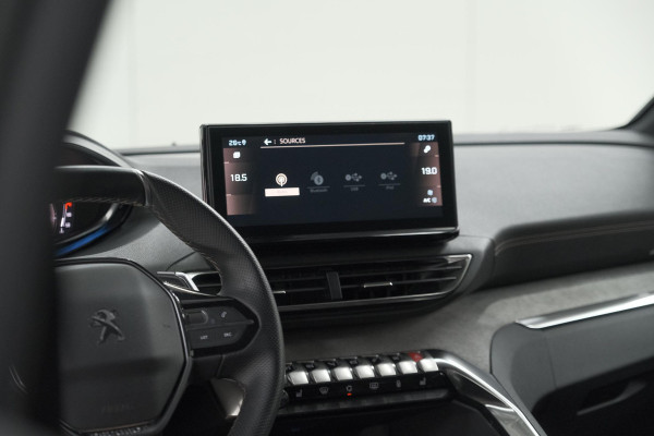 Peugeot 5008 1.6 PureTech 180 EAT8 GT Pack | COMPLEET! | Schuif-/Kanteldak | 360 Camera | Trekhaak | Focal Premium Audio
