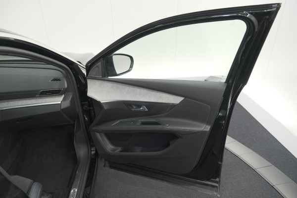 Peugeot 5008 1.6 PureTech 180 EAT8 GT Pack | COMPLEET! | Schuif-/Kanteldak | 360 Camera | Trekhaak | Focal Premium Audio