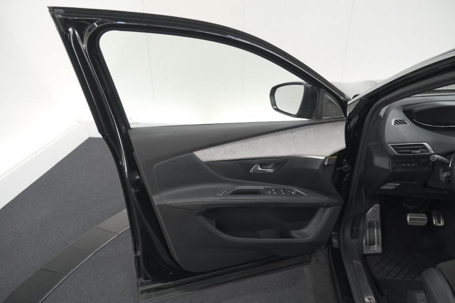 Peugeot 5008 1.6 PureTech 180 EAT8 GT Pack | COMPLEET! | Schuif-/Kanteldak | 360 Camera | Trekhaak | Focal Premium Audio