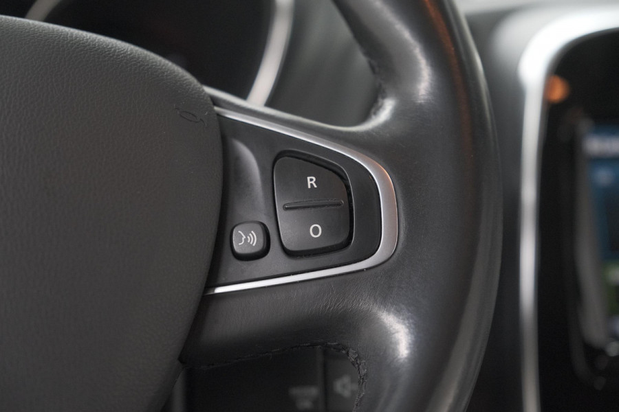 Renault Captur TCe 150 EDC Intens | Camera | Dodehoekdetectie | Navigatie | Easy Life Pack