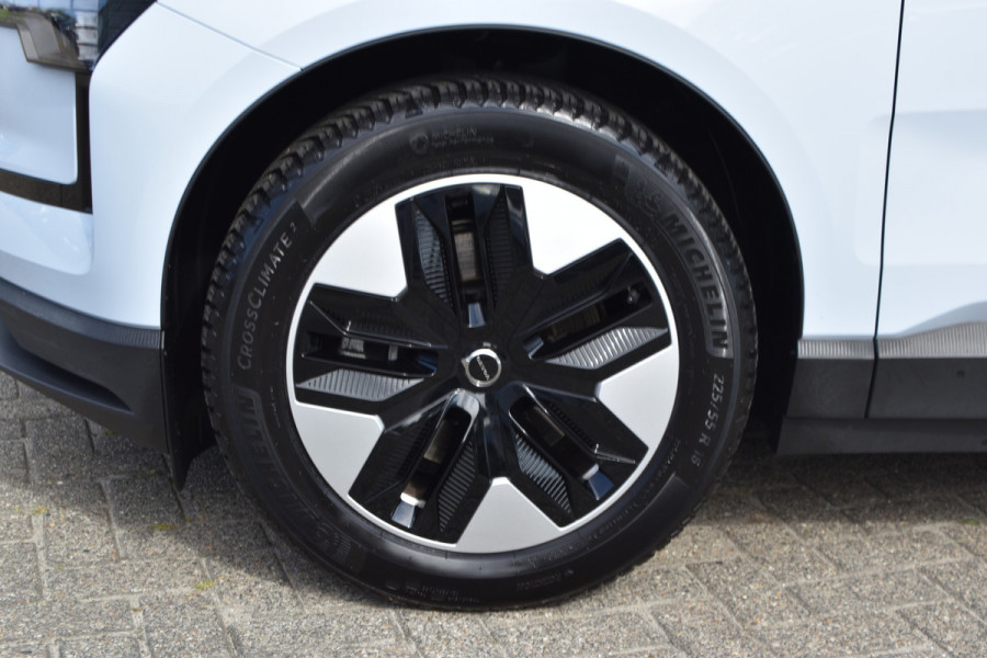 Volvo EX30 Extended Range 272PK Core 69 kWh | All season | Stoelverwarming | Stuurverwarming | ACC | BLIS |
