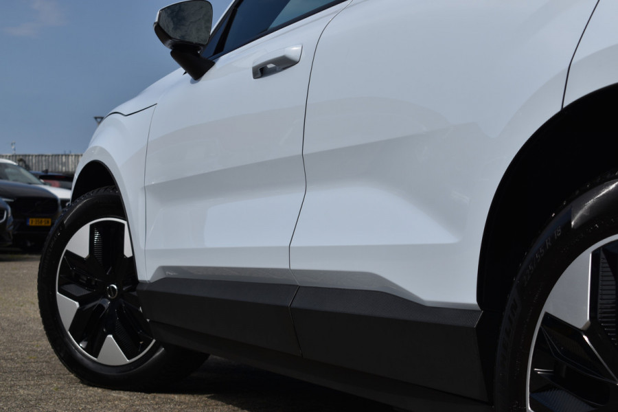 Volvo EX30 Extended Range 272PK Core 69 kWh | All season | Stoelverwarming | Stuurverwarming | ACC | BLIS |