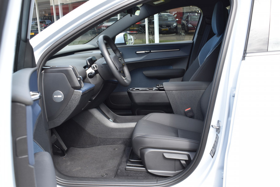 Volvo EX30 Extended Range 272PK Core 69 kWh | All season | Stoelverwarming | Stuurverwarming | ACC | BLIS |