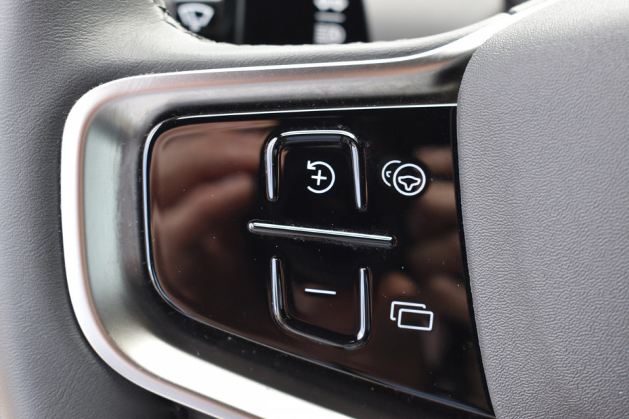 Volvo EX30 Extended Range 272PK Core 69 kWh | All season | Stoelverwarming | Stuurverwarming | ACC | BLIS |