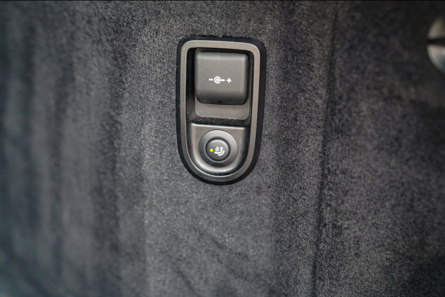 BMW 5 Serie Touring 520i High Executive | M-Pakket | Harman/Kardon | Panorama | Camera | Head up Display | LED | Trekhaak |