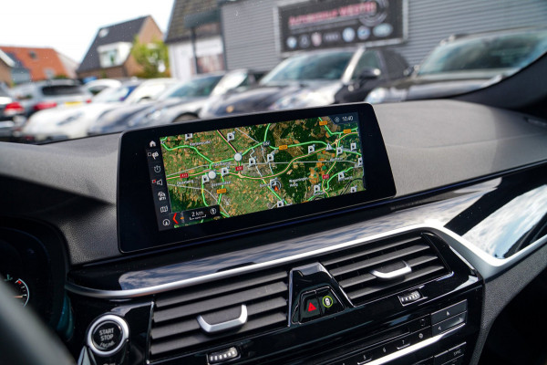 BMW 5 Serie Touring 520i High Executive | M-Pakket | Harman/Kardon | Panorama | Camera | Head up Display | LED | Trekhaak |