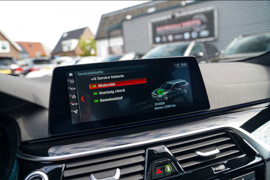 BMW 5 Serie Touring 520i High Executive | M-Pakket | Harman/Kardon | Panorama | Camera | Head up Display | LED | Trekhaak |