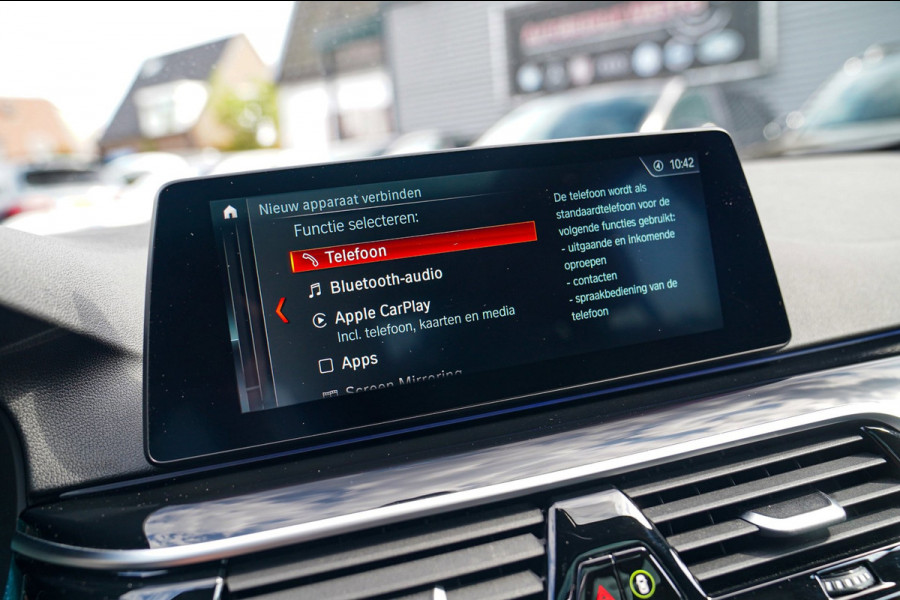 BMW 5 Serie Touring 520i High Executive | M-Pakket | Harman/Kardon | Panorama | Camera | Head up Display | LED | Trekhaak |
