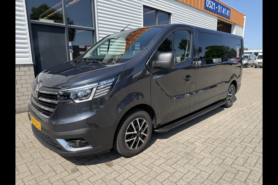 Renault Trafic 2.0 dCi 130pk T29 L2H1 DC 5 persoons Comfort / vaste prijs rijklaar € 19.950 ex btw / lease vanaf € 336 / donker grijs metallic / airco / cruise / trekhaak / euro 6 / bpm vrij !