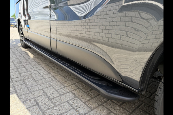 Renault Trafic 2.0 dCi 130pk T29 L2H1 DC 5 persoons Comfort / vaste prijs rijklaar € 19.950 ex btw / lease vanaf € 336 / donker grijs metallic / airco / cruise / trekhaak / euro 6 / bpm vrij !