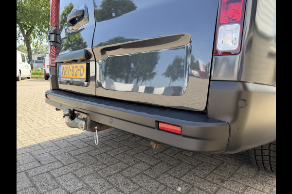 Renault Trafic 2.0 dCi 130pk T29 L2H1 DC 5 persoons Comfort / vaste prijs rijklaar € 19.950 ex btw / lease vanaf € 336 / donker grijs metallic / airco / cruise / trekhaak / euro 6 / bpm vrij !