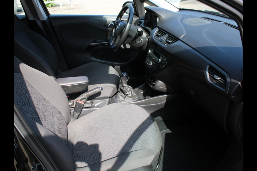 Opel Corsa 1.4 Favourite | CRUISE CONTROL | 12 MAANDEN BOVAG GARANTIE |