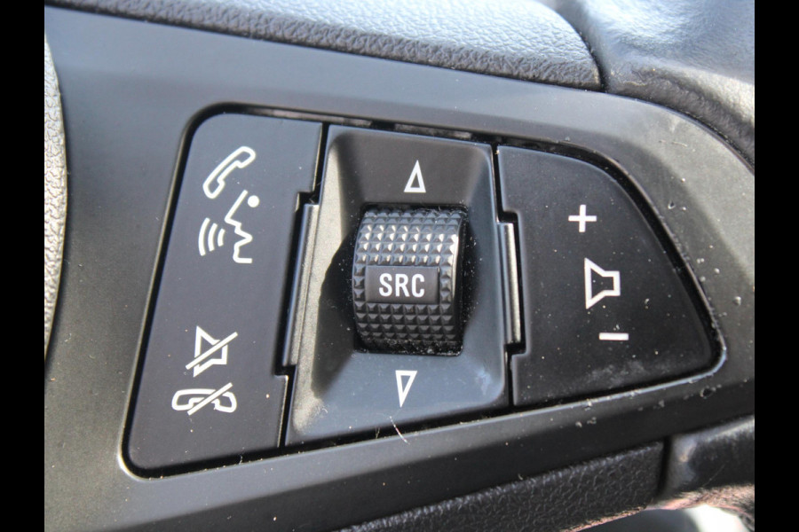 Opel Corsa 1.4 Favourite | CRUISE CONTROL | 12 MAANDEN BOVAG GARANTIE |