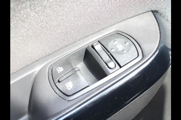 Opel Corsa 1.4 Favourite | CRUISE CONTROL | 12 MAANDEN BOVAG GARANTIE |