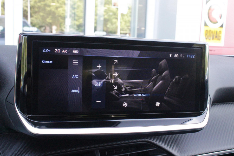 Peugeot 2008 1.2 Hybrid 145PK AUTOMAAT ALLURE | NAVIGATIE | KEYLESS ENTRY/START | DRAADLOZE TELEFOONLADER | DRAADLOZE APPLE CARPLAY/ANDROID AUTO | CAMERA VOOR + ACHTER | PARKEERSENSOREN VOOR + ACHTER | LICHTMETALEN VELGEN 17" | CLIMATE CONTROL | ADAPTIVE CRUISE CONTROL | DODEHOEK DETECTIE |