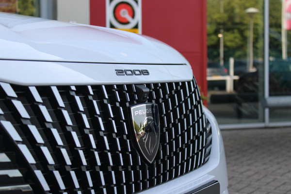Peugeot 2008 1.2 Hybrid 145PK AUTOMAAT ALLURE | NAVIGATIE | KEYLESS ENTRY/START | DRAADLOZE TELEFOONLADER | DRAADLOZE APPLE CARPLAY/ANDROID AUTO | CAMERA VOOR + ACHTER | PARKEERSENSOREN VOOR + ACHTER | LICHTMETALEN VELGEN 17" | CLIMATE CONTROL | ADAPTIVE CRUISE CONTROL | DODEHOEK DETECTIE |
