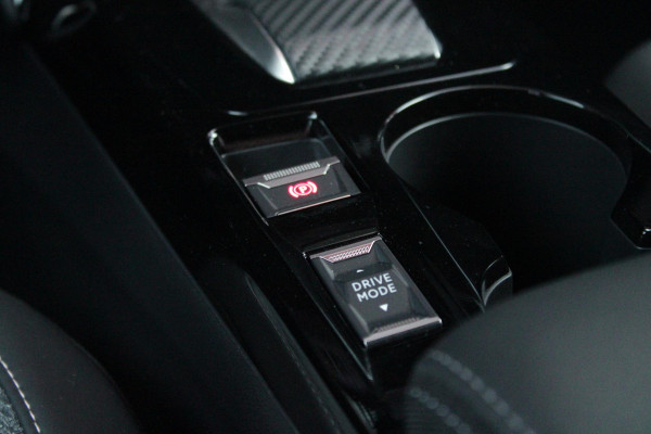 Peugeot 2008 1.2 Hybrid 145PK AUTOMAAT ALLURE | NAVIGATIE | KEYLESS ENTRY/START | DRAADLOZE TELEFOONLADER | DRAADLOZE APPLE CARPLAY/ANDROID AUTO | CAMERA VOOR + ACHTER | PARKEERSENSOREN VOOR + ACHTER | LICHTMETALEN VELGEN 17" | CLIMATE CONTROL | ADAPTIVE CRUISE CONTROL | DODEHOEK DETECTIE |