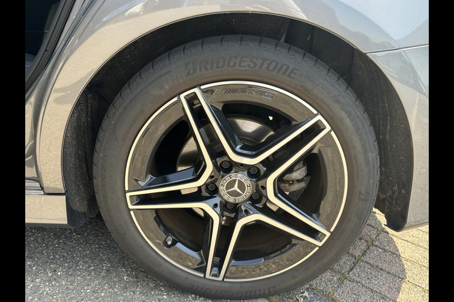 Mercedes-Benz A-Klasse 200 AMG Line PANORAMADAK | WIDESCREEN | AMBIENT LIGHT SFEERVERLICHTING | ELEKTRISCHE TREKHAAK | KEYLESS ENTRY | 360 GRADEN CAMERA | ELEKTRISCHE STOELEN MET GEHEUGEN | STOEL- + STUURVERWARMING | MEGA COMPLEET | RIJKLAAR MET 12 MND BOVAG GARANTIE |