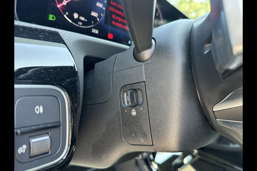 Mercedes-Benz A-Klasse 200 AMG Line PANORAMADAK | WIDESCREEN | AMBIENT LIGHT SFEERVERLICHTING | ELEKTRISCHE TREKHAAK | KEYLESS ENTRY | 360 GRADEN CAMERA | ELEKTRISCHE STOELEN MET GEHEUGEN | STOEL- + STUURVERWARMING | MEGA COMPLEET | RIJKLAAR MET 12 MND BOVAG GARANTIE |