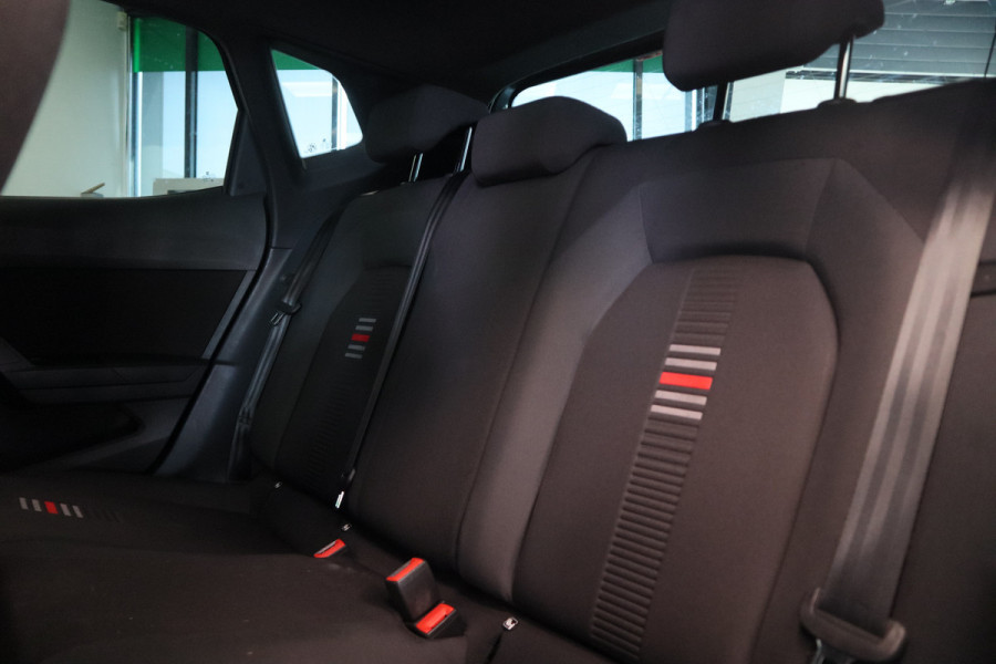Seat Arona 1.5 TSI EVO FR Cruise/Climate PDC Navi Carplay NAP 150PK!