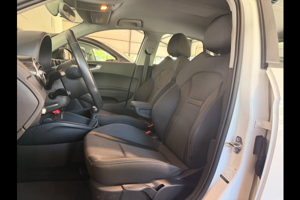 Audi A1 SPORTBACK 1.0 TFSI Ambition Navigatie Cruisecontr Stoelverw PDC DealerOnderh Leder-Stof