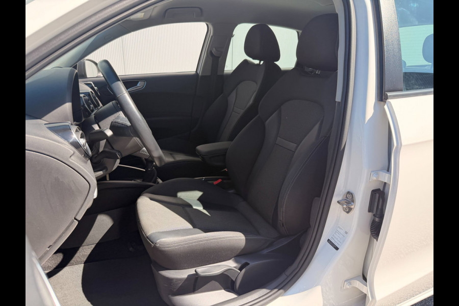 Audi A1 SPORTBACK 1.0 TFSI Ambition Navigatie Cruisecontr Stoelverw PDC DealerOnderh Leder-Stof