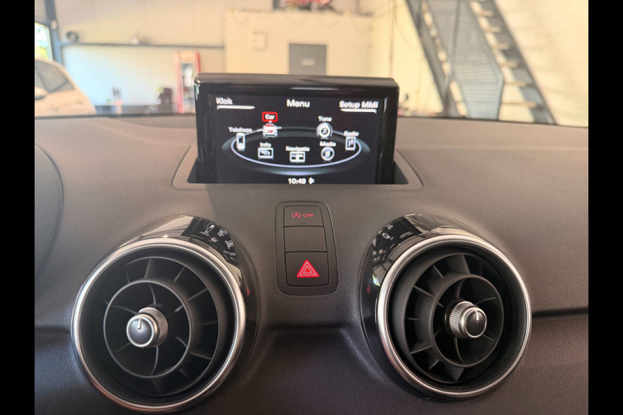 Audi A1 SPORTBACK 1.0 TFSI Ambition Navigatie Cruisecontr Stoelverw PDC DealerOnderh Leder-Stof