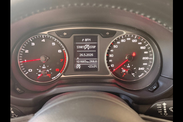 Audi A1 SPORTBACK 1.0 TFSI Ambition Navigatie Cruisecontr Stoelverw PDC DealerOnderh Leder-Stof