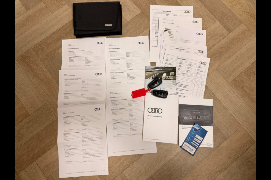 Audi A1 SPORTBACK 1.0 TFSI Ambition Navigatie Cruisecontr Stoelverw PDC DealerOnderh Leder-Stof