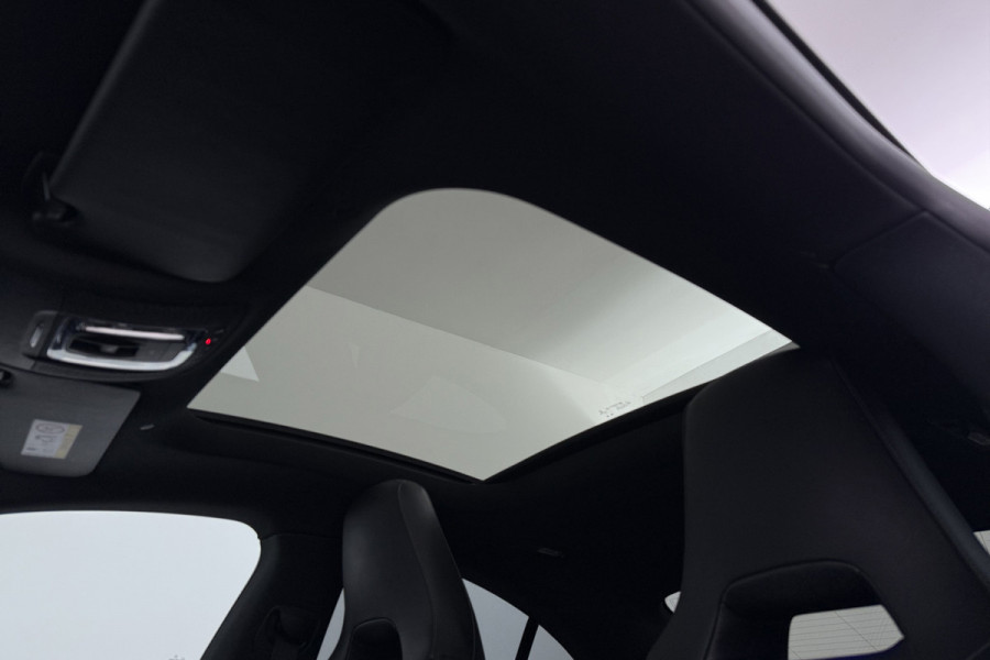 Mercedes-Benz CLA-Klasse 200 Premium Plus (SFEERVERLICHTING, PANORAMADAK, ELEKT. VERST. STOELEN, GOED ONDERHOUDEN, CAMERA)