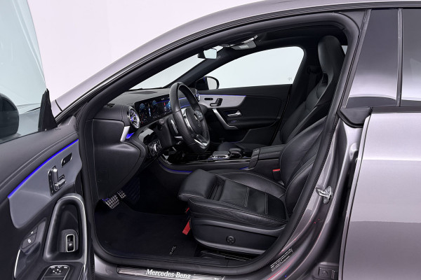 Mercedes-Benz CLA-Klasse 200 Premium Plus (SFEERVERLICHTING, PANORAMADAK, ELEKT. VERST. STOELEN, GOED ONDERHOUDEN, CAMERA)