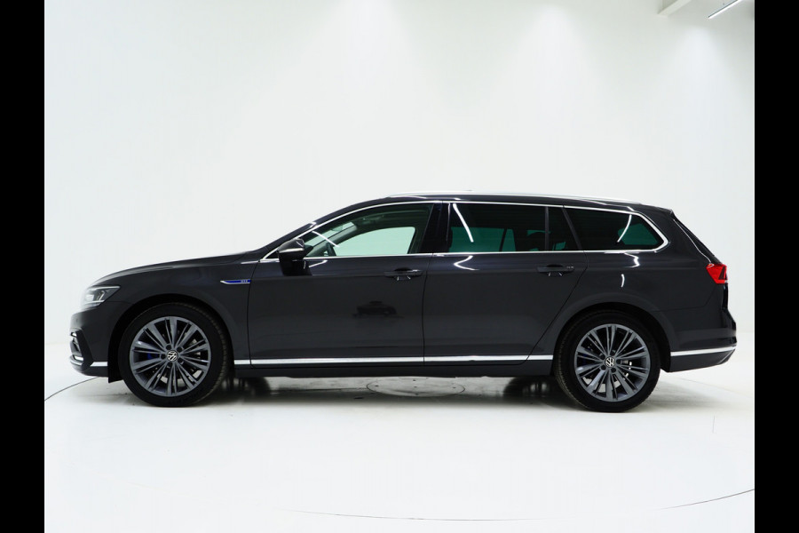 Volkswagen Passat Variant 1.4 TSI PHEV GTE | Panoramadak | Leder | Trekhaak | Massage | HUD | Keyless | Adaptive Cruise