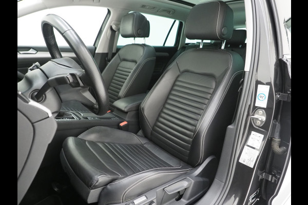Volkswagen Passat Variant 1.4 TSI PHEV GTE | Panoramadak | Leder | Trekhaak | Massage | HUD | Keyless | Adaptive Cruise