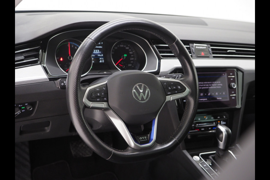 Volkswagen Passat Variant 1.4 TSI PHEV GTE | Panoramadak | Leder | Trekhaak | Massage | HUD | Keyless | Adaptive Cruise