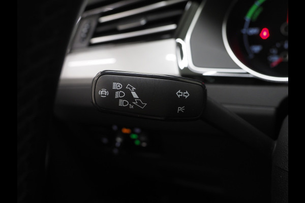 Volkswagen Passat Variant 1.4 TSI PHEV GTE | Panoramadak | Leder | Trekhaak | Massage | HUD | Keyless | Adaptive Cruise