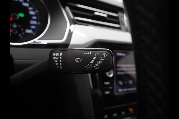 Volkswagen Passat Variant 1.4 TSI PHEV GTE | Panoramadak | Leder | Trekhaak | Massage | HUD | Keyless | Adaptive Cruise