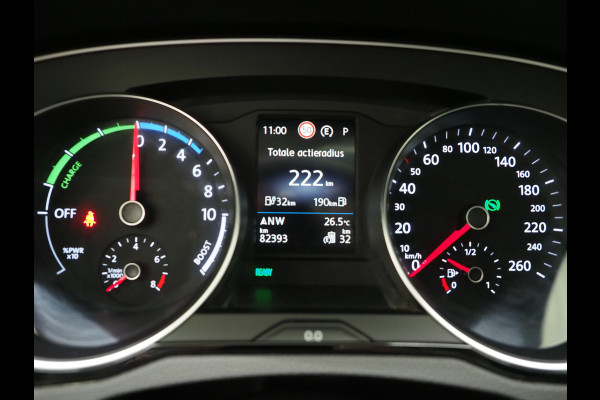 Volkswagen Passat Variant 1.4 TSI PHEV GTE | Panoramadak | Leder | Trekhaak | Massage | HUD | Keyless | Adaptive Cruise