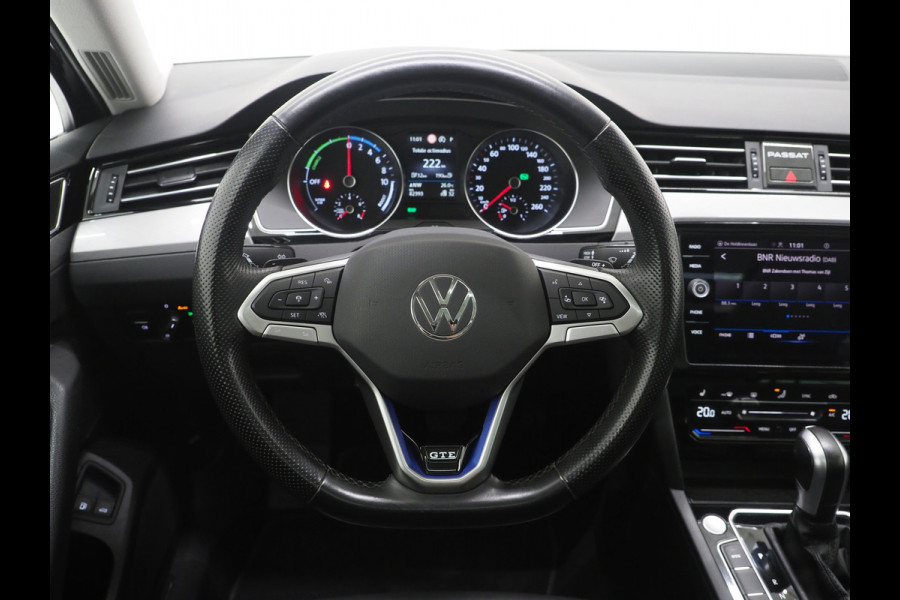 Volkswagen Passat Variant 1.4 TSI PHEV GTE | Panoramadak | Leder | Trekhaak | Massage | HUD | Keyless | Adaptive Cruise