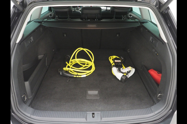 Volkswagen Passat Variant 1.4 TSI PHEV GTE | Panoramadak | Leder | Trekhaak | Massage | HUD | Keyless | Adaptive Cruise