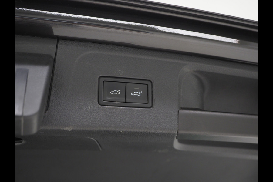 Volkswagen Passat Variant 1.4 TSI PHEV GTE | Panoramadak | Leder | Trekhaak | Massage | HUD | Keyless | Adaptive Cruise