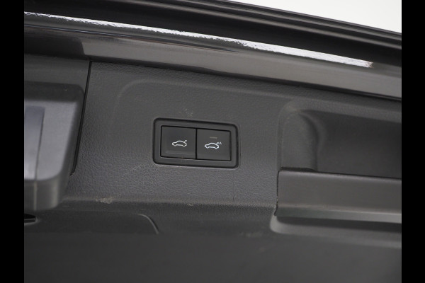 Volkswagen Passat Variant 1.4 TSI PHEV GTE | Panoramadak | Leder | Trekhaak | Massage | HUD | Keyless | Adaptive Cruise