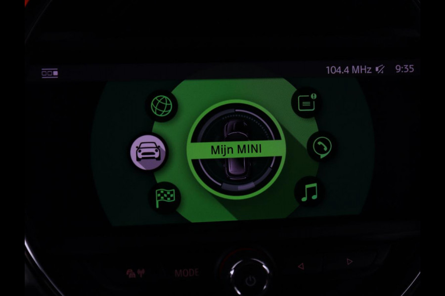 MINI Countryman 2.0 Cooper S ALL4 Chili | Panoramadak | Leder | Stoelverwarming | Adaptive cruise | Head-Up | Carplay | Keyless | Navigatie | Sportstoelen | Climate control | Bluetooth