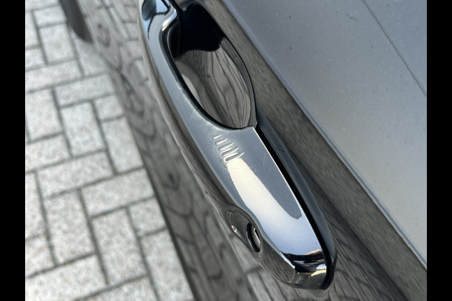 Ford Kuga Plug-In Hybrid ST-Line X PANODAK! TECHPACK! WINTERPACK!